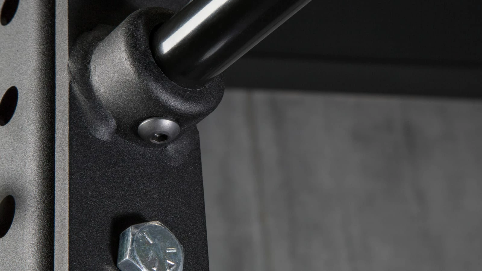 Rogue Fitness Rogue Infinity Socket Pull-up Curl Bar 5 Rogue Fitness Rogue Infinity Socket Pull-up Curl Bar - Image 3