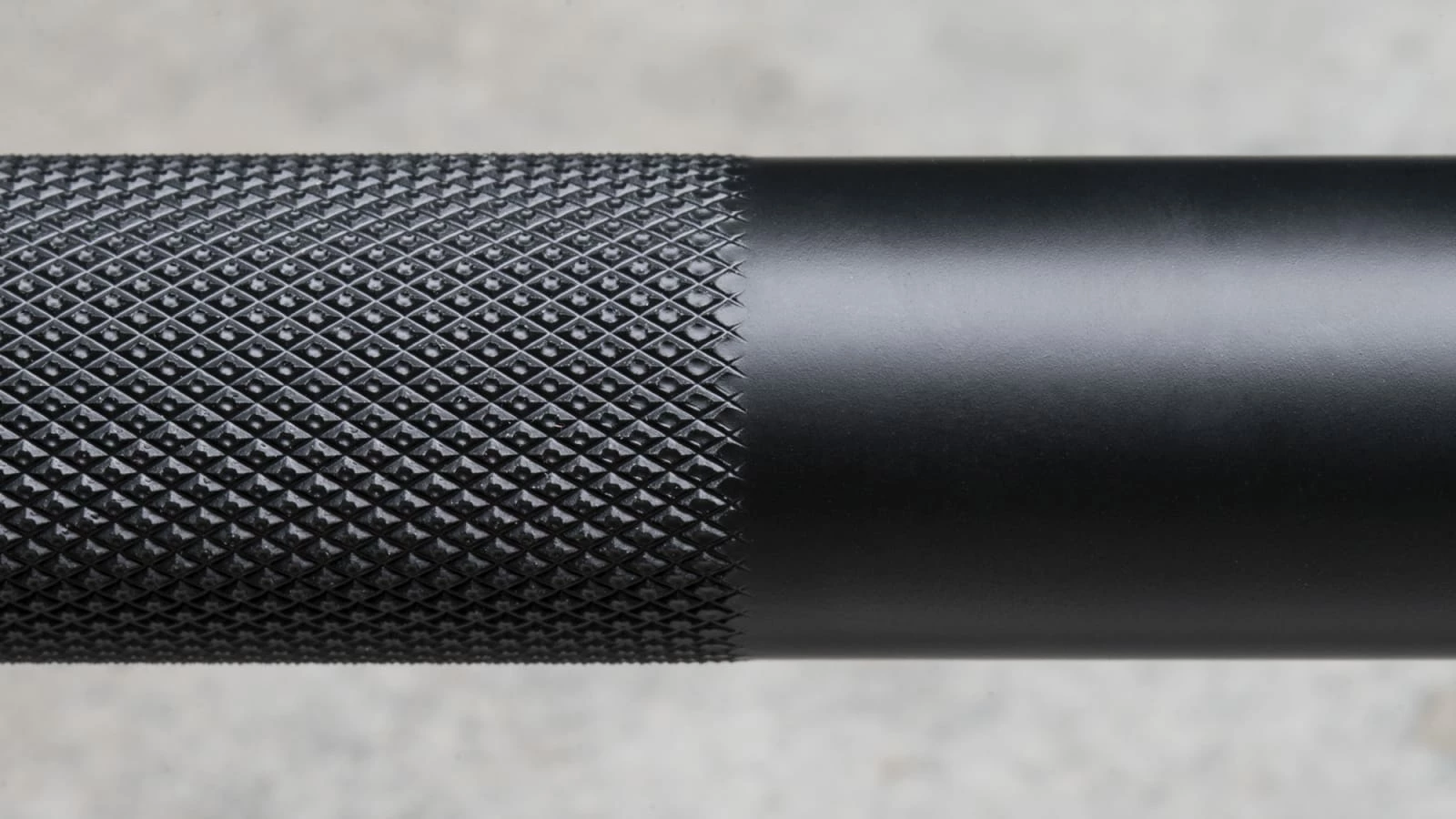 Rogue Fitness Rogue Ohio Deadlift Bar - Cerakote 5 Rogue Fitness Rogue Ohio Deadlift Bar - Cerakote - Image 3