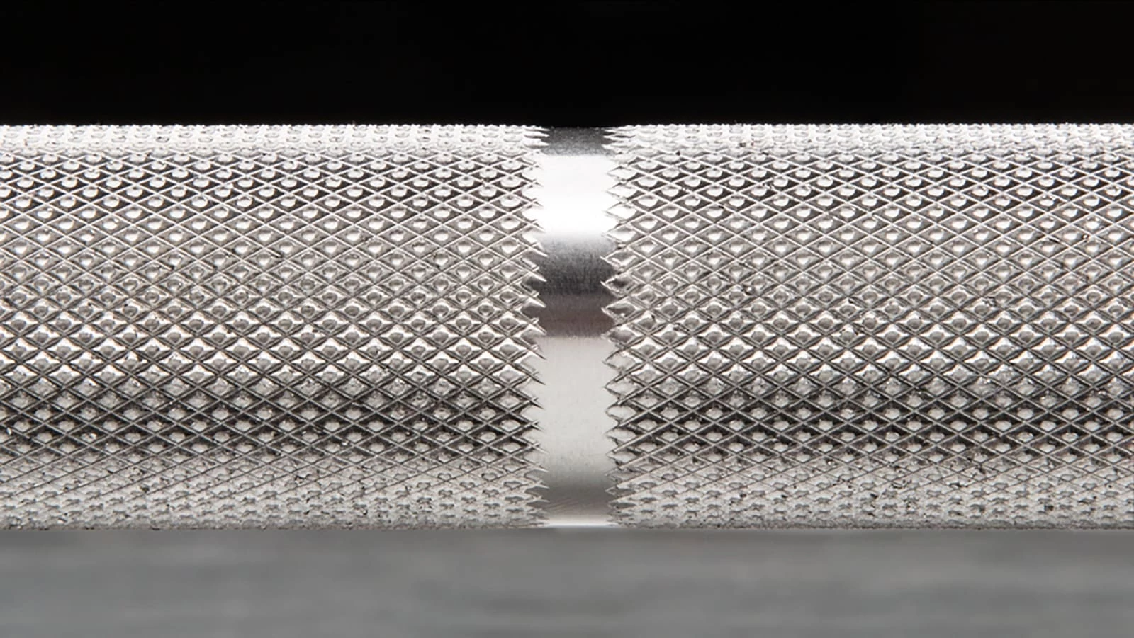 Rogue Fitness Rogue 45LB Ohio Power Bar - Stainless Steel 5 Rogue Fitness Rogue 45LB Ohio Power Bar - Stainless Steel - Image 3