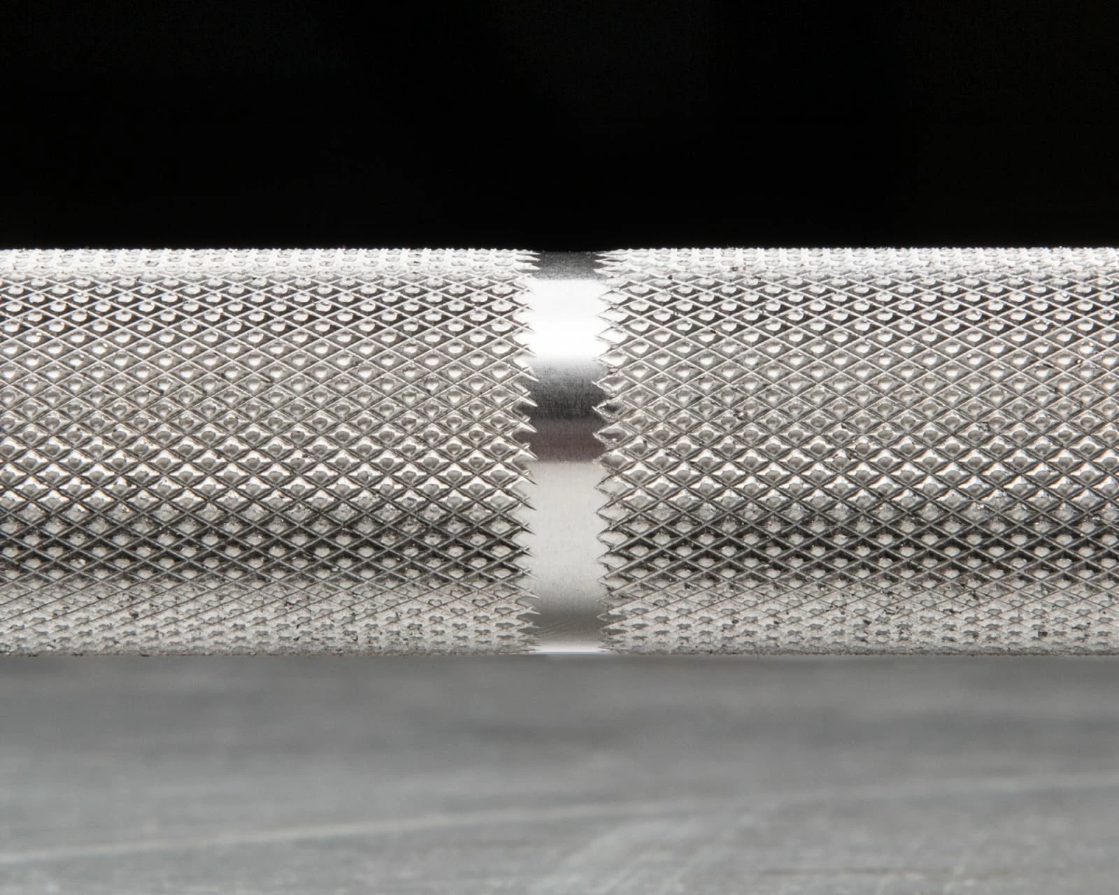 Rogue Fitness Rogue 20KG Ohio Power Bar - Stainless Steel 6 Rogue Fitness Rogue 20KG Ohio Power Bar - Stainless Steel - Image 4