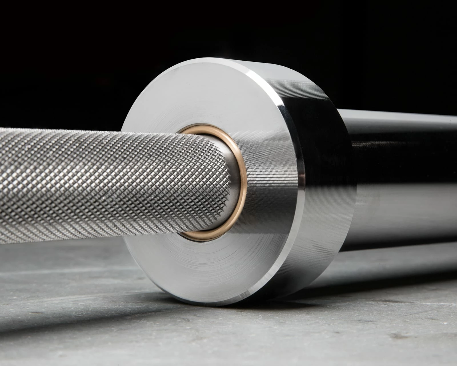 Rogue Fitness Rogue 20KG Ohio Power Bar - Stainless Steel 7 Rogue Fitness Rogue 20KG Ohio Power Bar - Stainless Steel - Image 5