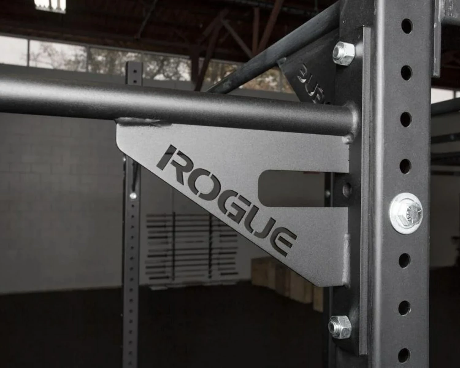 Rogue Fitness Rogue 70" Single Pull-up Bar 2.0 4 Rogue Fitness Rogue 70" Single Pull-up Bar 2.0 - Image 2