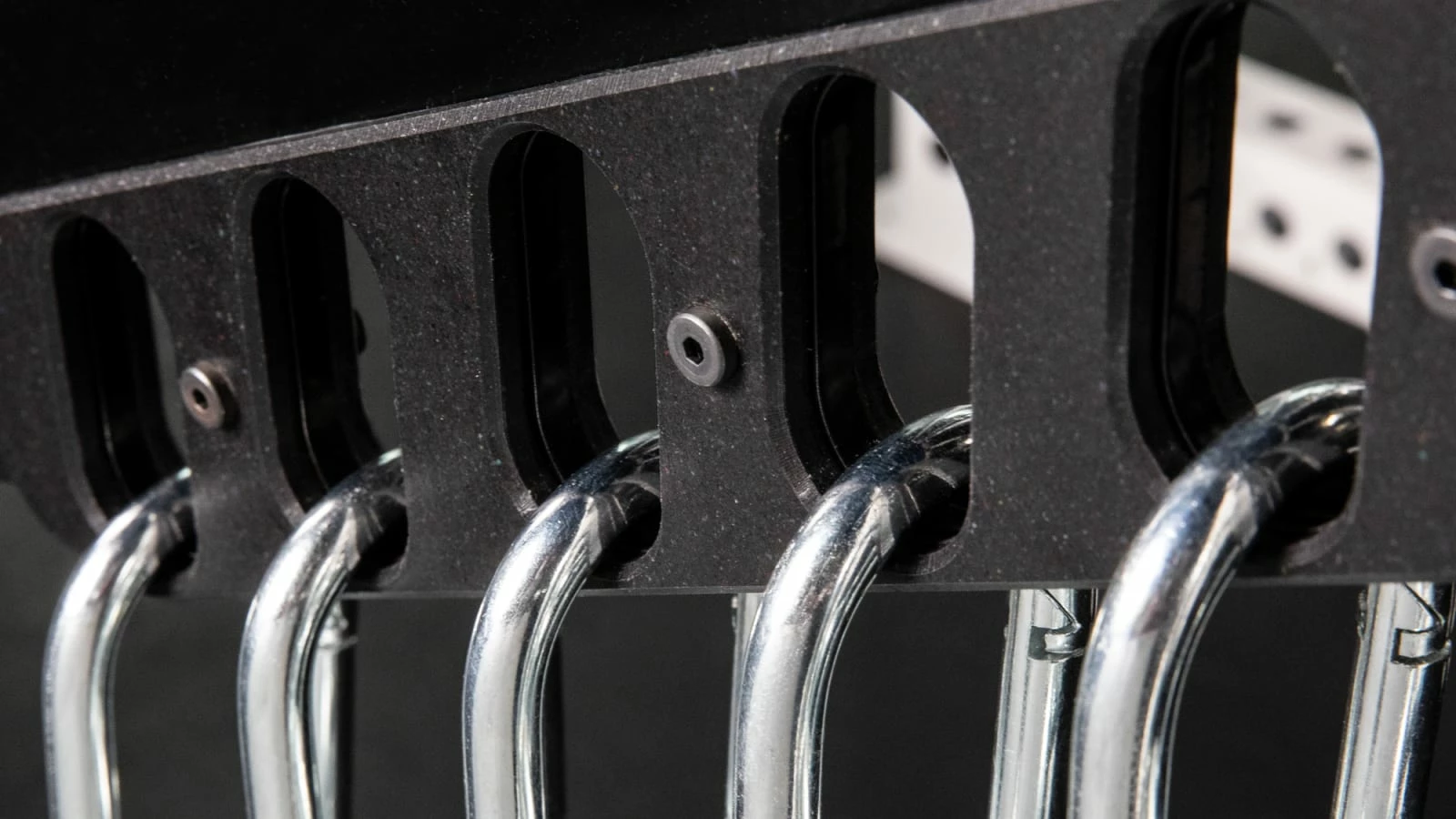 Rogue Fitness Monster Chain Hanger 4 Rogue Fitness Monster Chain Hanger - Image 2